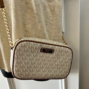 Michael Kors Jet Set Crossbody Bag